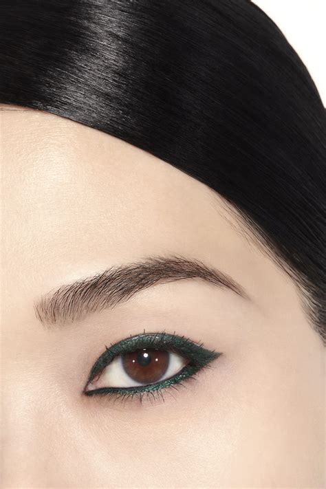 chanel stylo yeux waterproof vert emeraude|best eyeliner colors by Chanel.